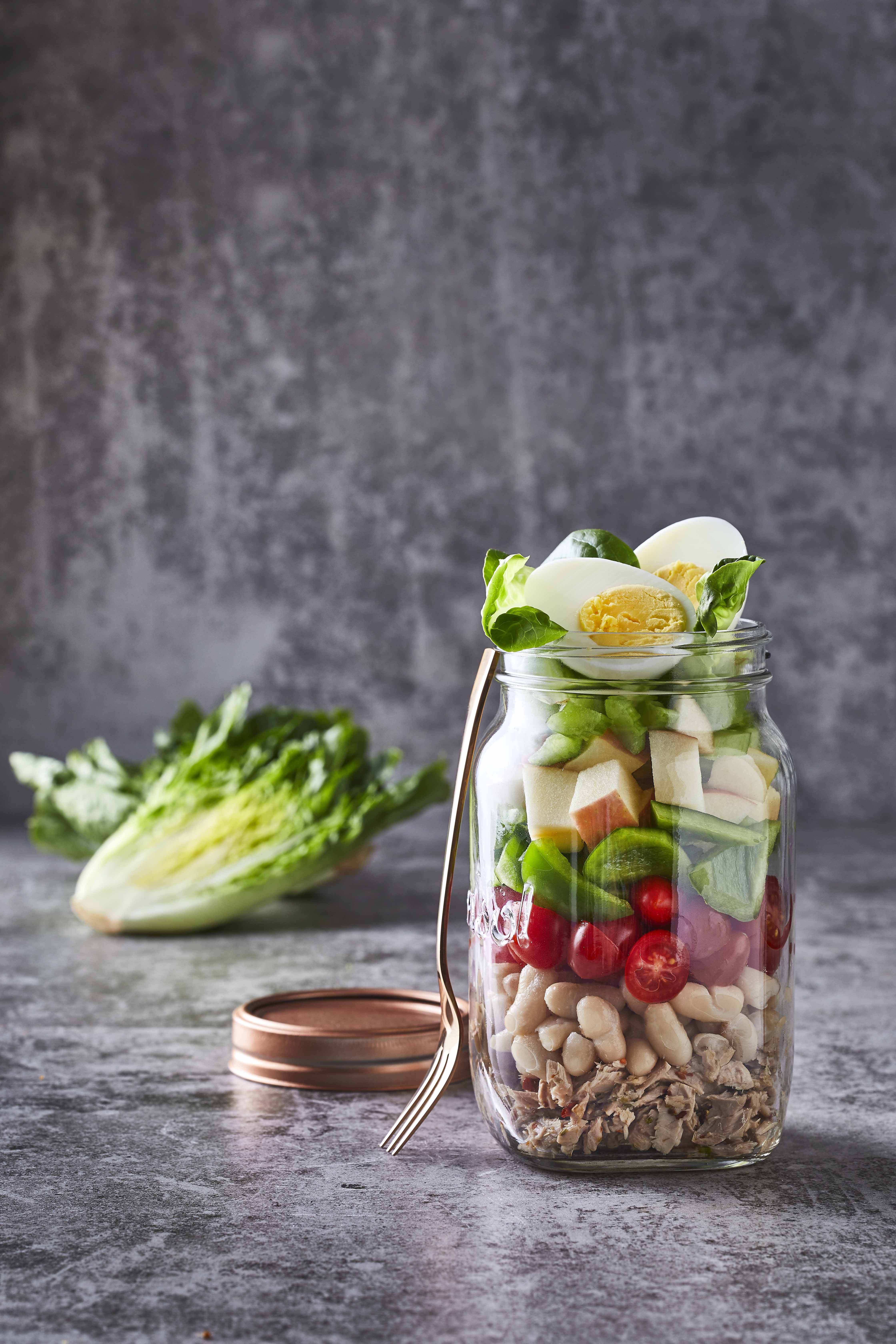 Rozanne Stevens' 'Crunchy cannellini bean & tuna jar salad' recipe ...